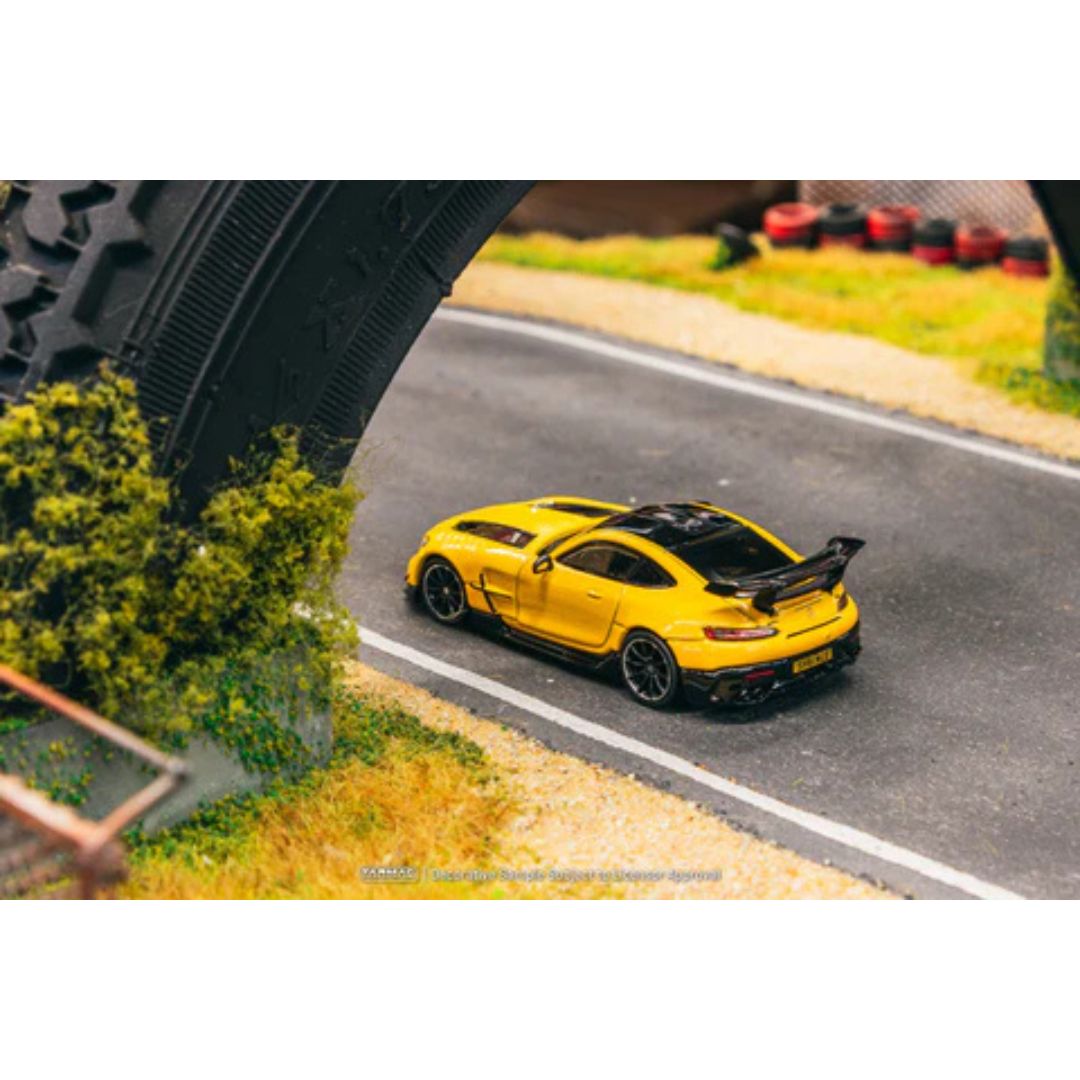 Tarmac Works Mercedes-Benz AMG GT Black Series - SHMEE150