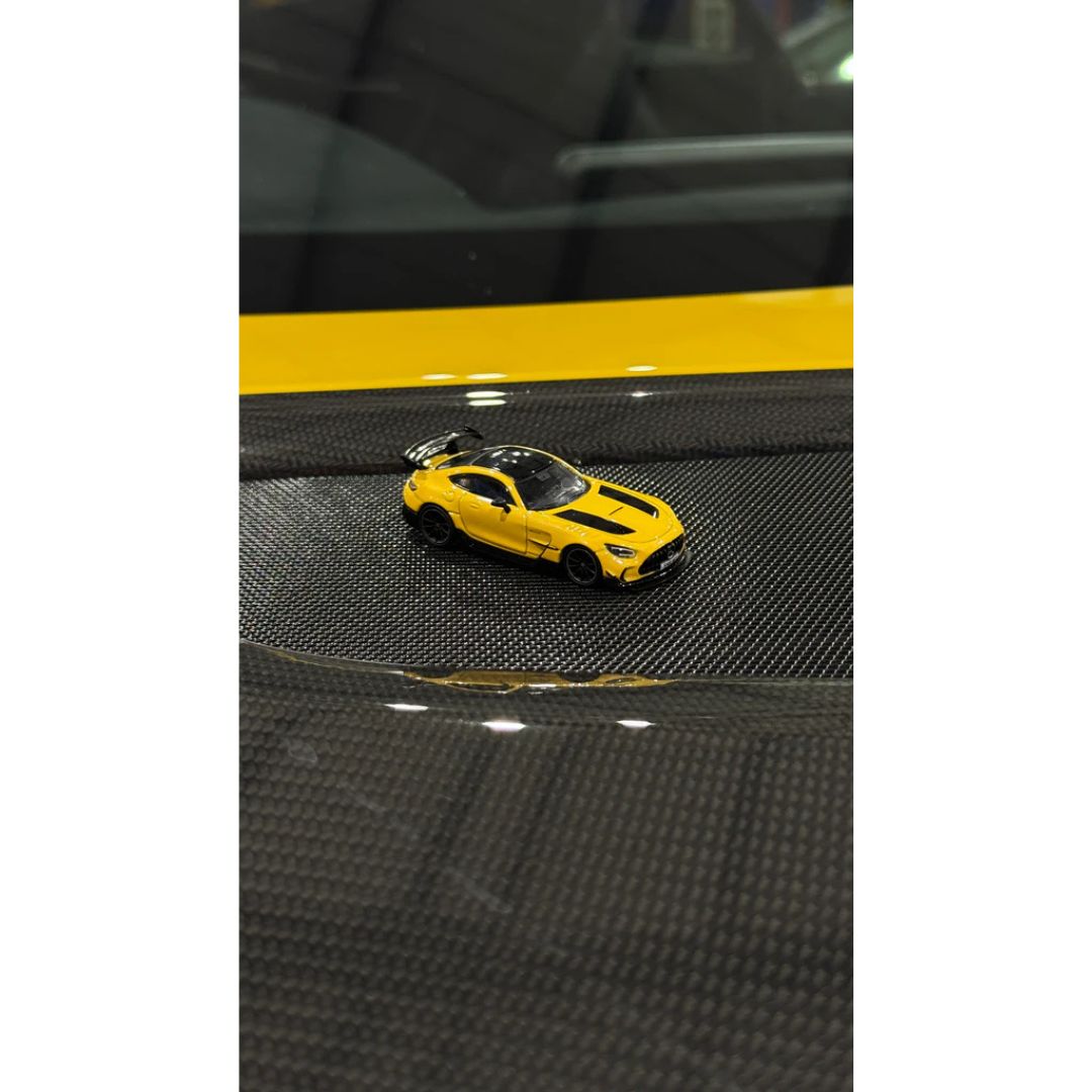 Tarmac Works Mercedes-Benz AMG GT Black Series - SHMEE150