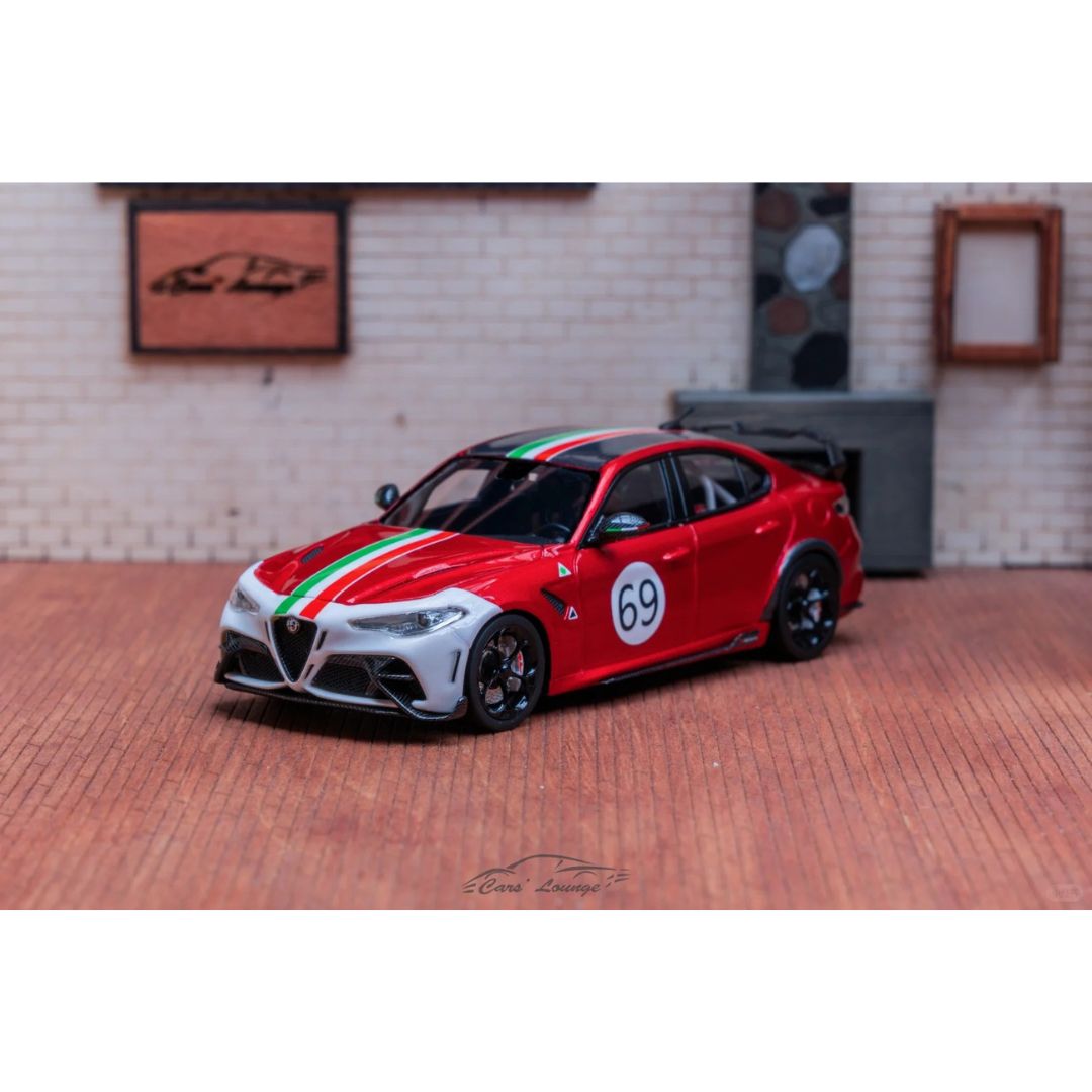 *PRE-ORDER* Car´s Lounge Alfa Romeo GTAm | 2025 Auto Passion Alliance (APA)