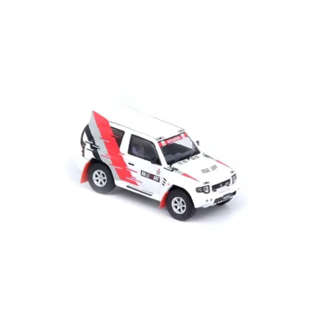 Inno 64 Mitsubishi Pajero Evolution (Blanco)