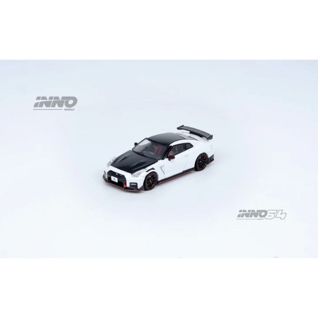 Inno 64 Nissan GT-R (R35) NISMO Blanco