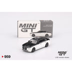 Mini GT BMW i7 xDrive60 Alpine White / Black Sapphire - 959