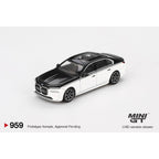 Mini GT BMW i7 xDrive60 Alpine White / Black Sapphire - 959