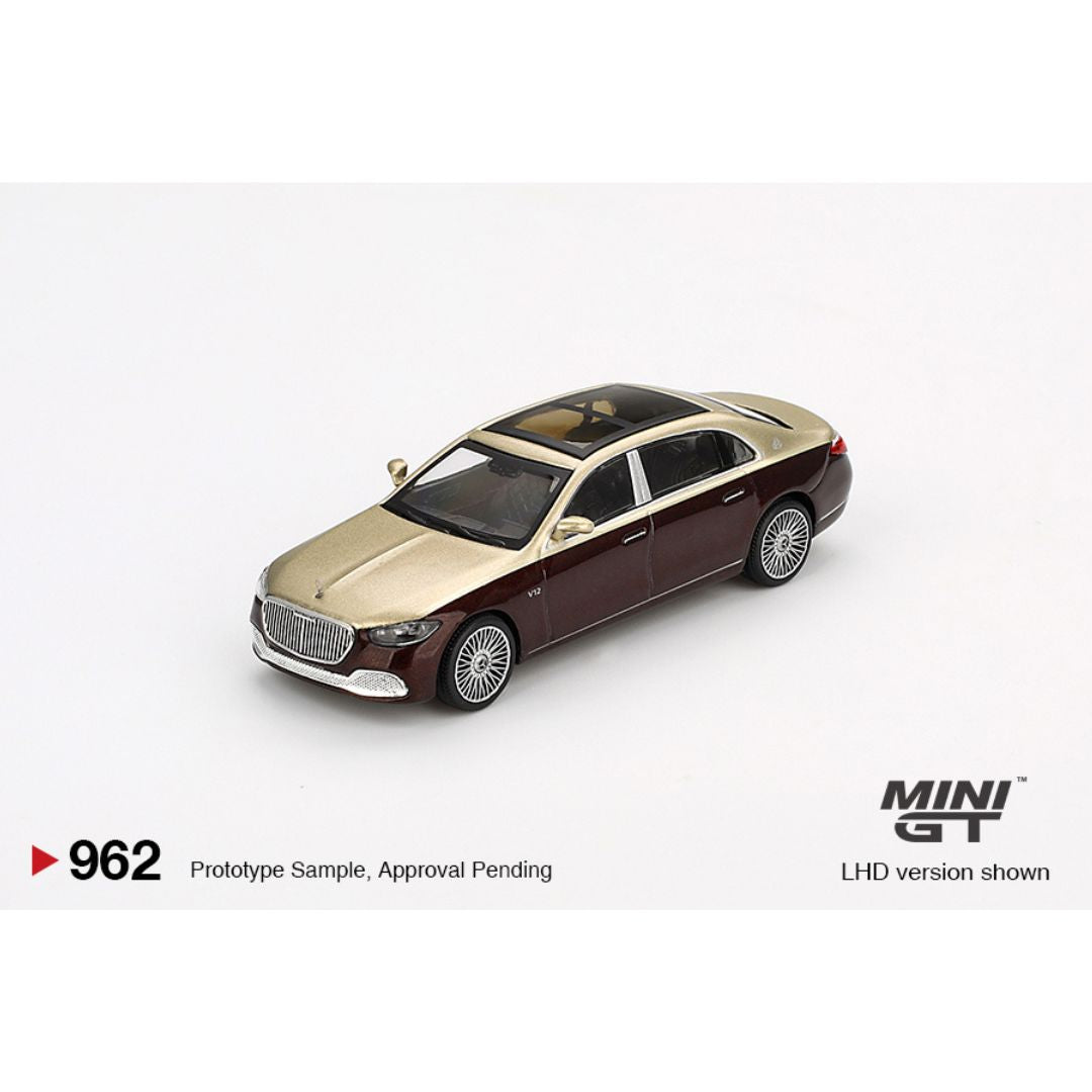 *EN CAMINO* Mini GT Mercedes-Maybach S 680 - 962