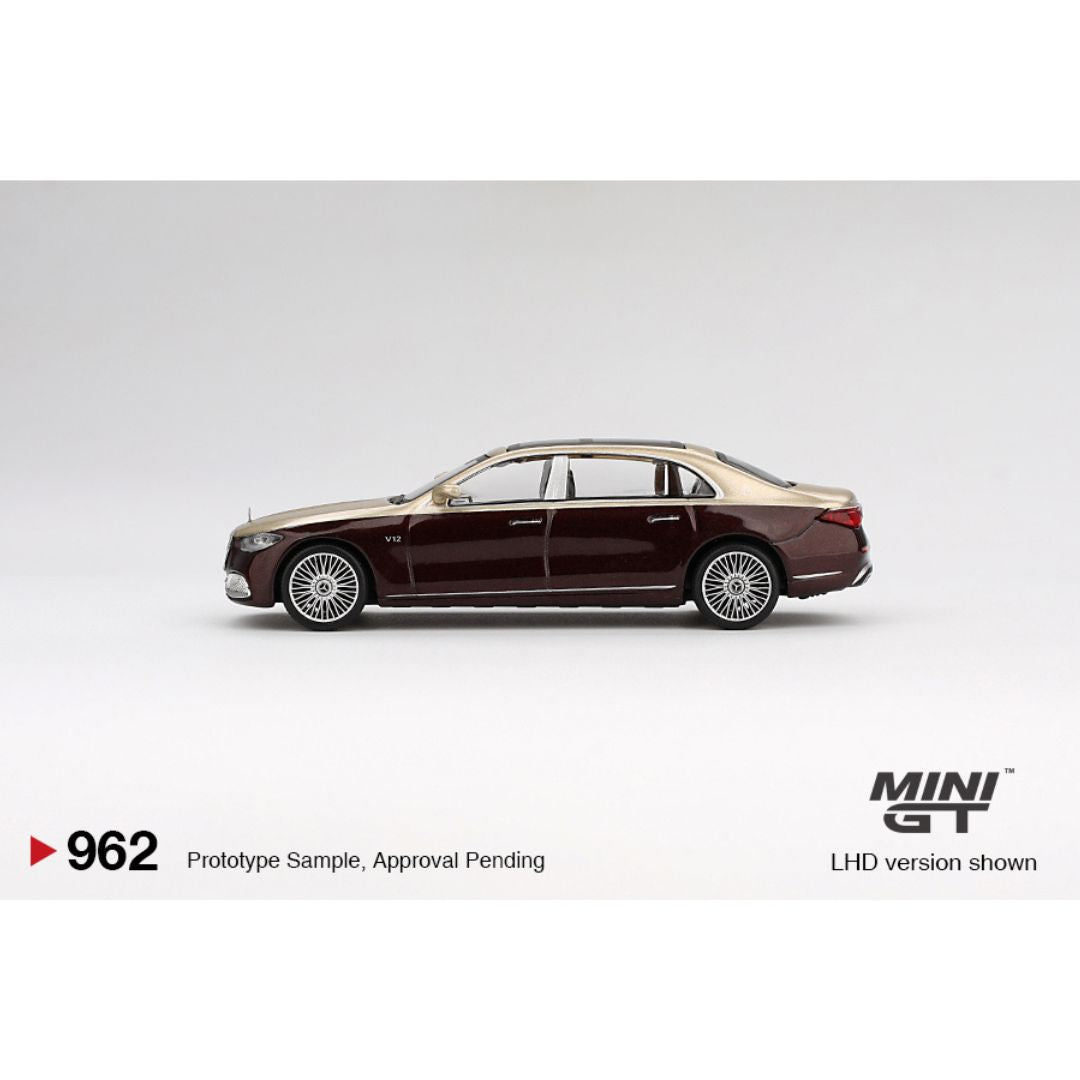 *EN CAMINO* Mini GT Mercedes-Maybach S 680 - 962