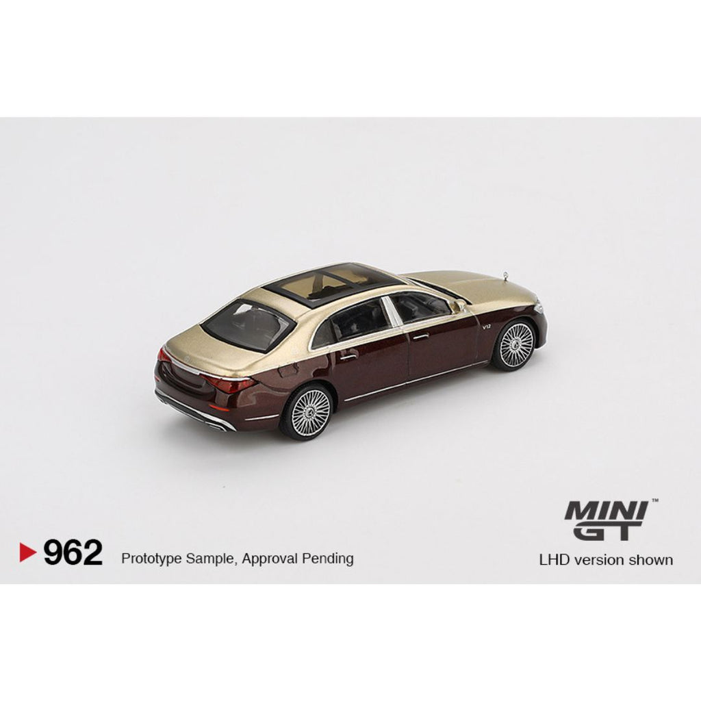*EN CAMINO* Mini GT Mercedes-Maybach S 680 - 962