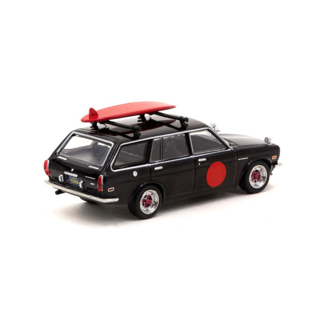 Tarmac Works Datsun 510 Wagon con tabla de surf