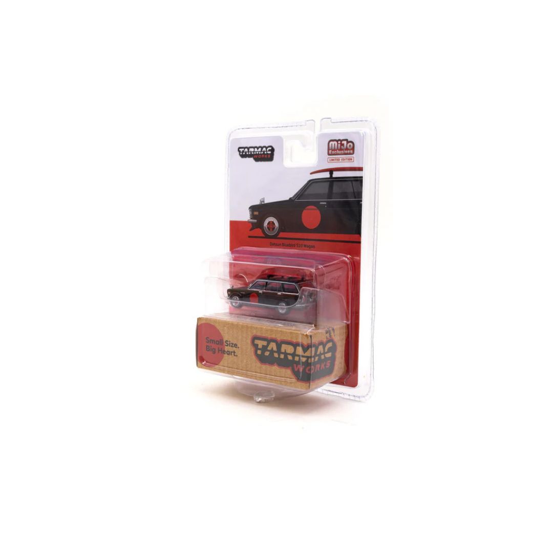 Tarmac Works Datsun 510 Wagon con tabla de surf